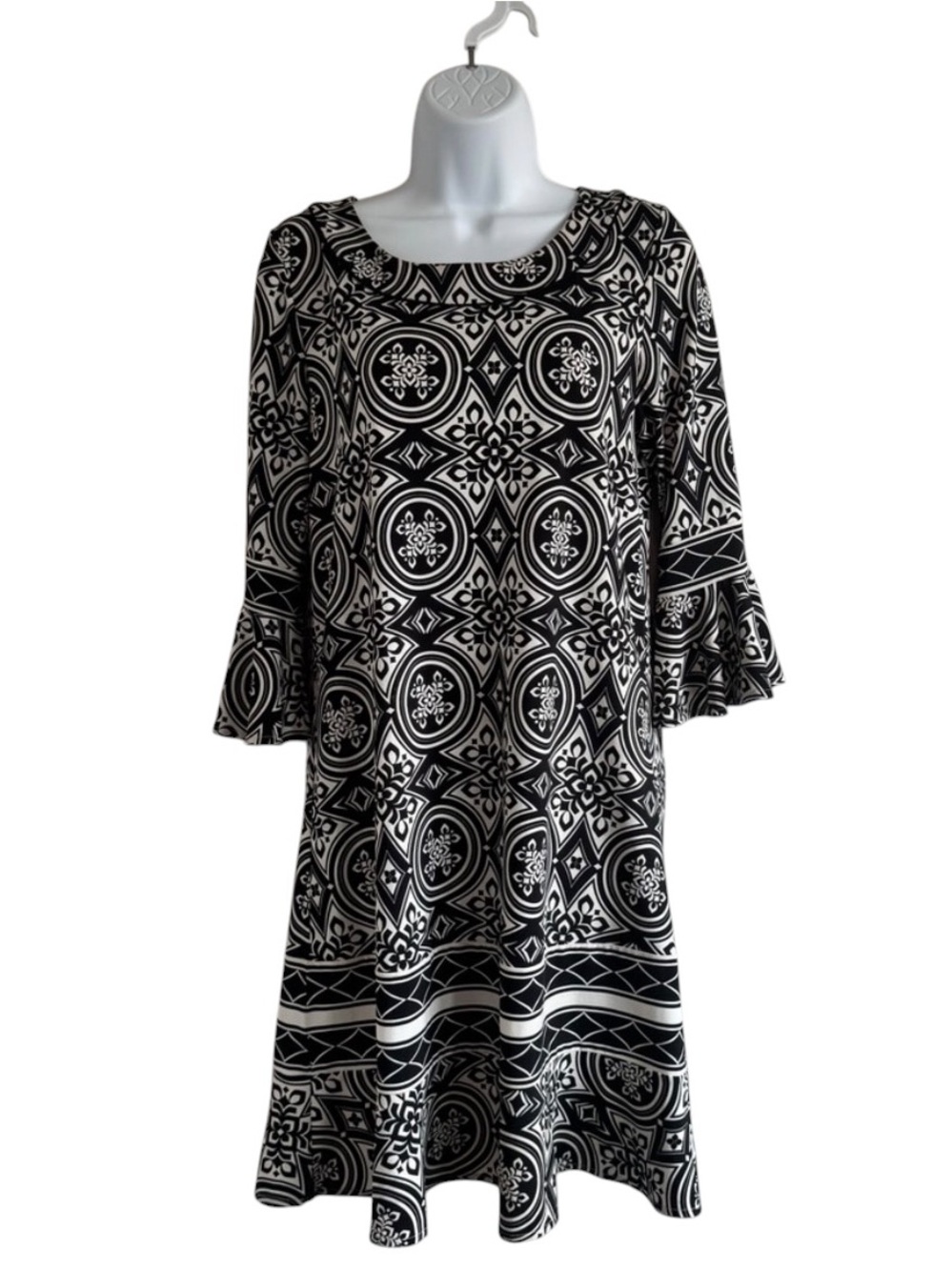 BCBGMaxAzria Black/White Geometric Patterned MIDI Dress Bell Sleeves SzS Retro